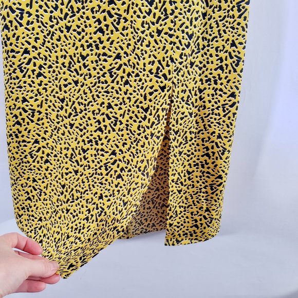 NWT BCBGeneration Printed Front Slit Midi Skirt Yellow/Black Animal Print Size 2 - Picture 6 of 9